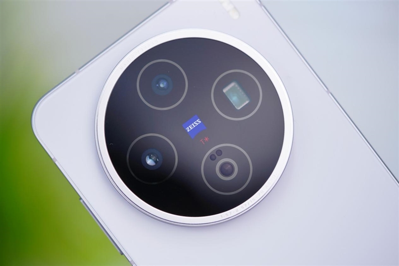 果味十足的vivo手机！vivo X200s全面评测：最强“苹替”的安卓标准旗舰