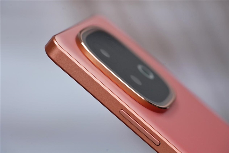 性能续航量大管饱 iQOO Z10 Turbo Pro全面评测：骁龙+Q1组合独此一家 中端之王实至名归