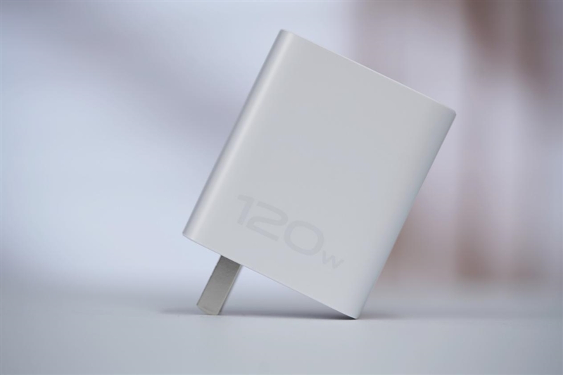 性能续航量大管饱 iQOO Z10 Turbo Pro全面评测：骁龙+Q1组合独此一家 中端之王实至名归