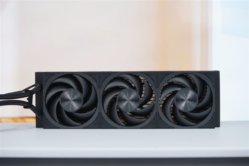 全铝材质！8年质保！超频三银翼DT360旗舰水冷评测：这就是散热器的未来