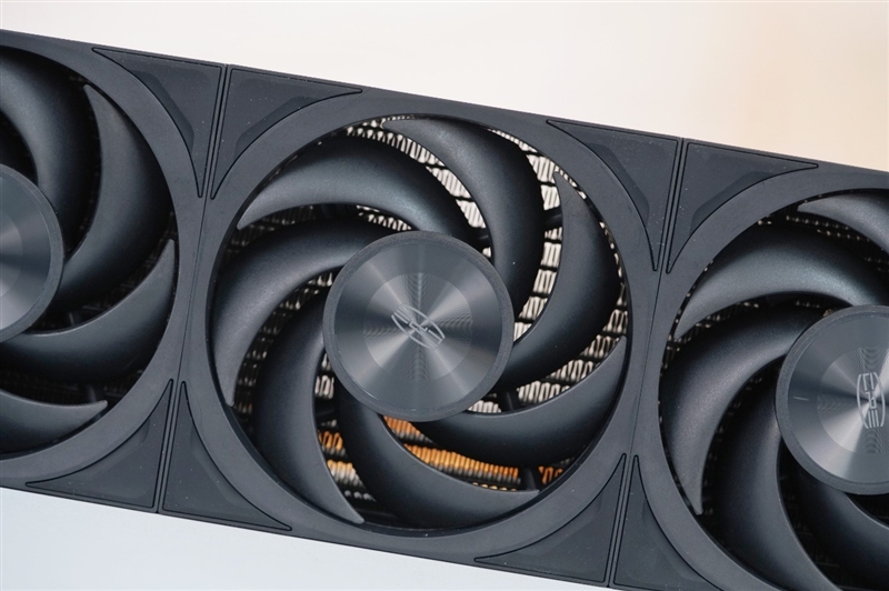 全铝材质！8年质保！超频三银翼DT360旗舰水冷评测：这就是散热器的未来