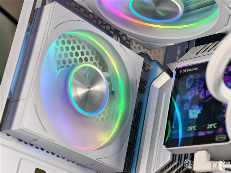 全铝材质！8年质保！超频三银翼DT360旗舰水冷评测：这就是散热器的未来