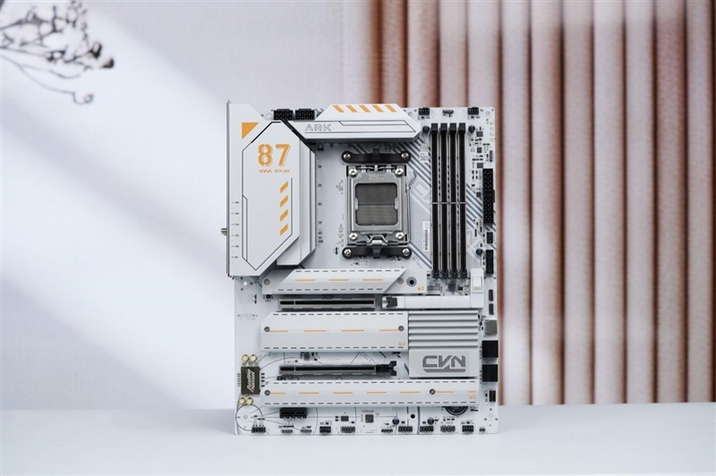 七彩虹CVN X870 ARK FROZEN V14方舟主板评测： 5G网卡+高频内存 锐龙9000舰队新旗舰