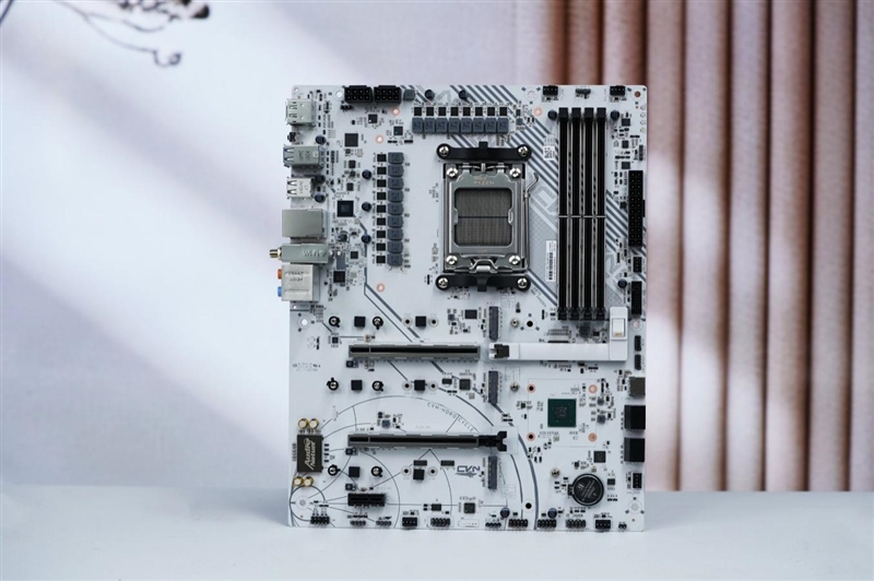 七彩虹CVN X870 ARK FROZEN V14方舟主板评测： 5G网卡+高频内存 锐龙9000舰队新旗舰