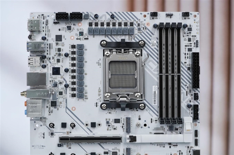 七彩虹CVN X870 ARK FROZEN V14方舟主板评测： 5G网卡+高频内存 锐龙9000舰队新旗舰