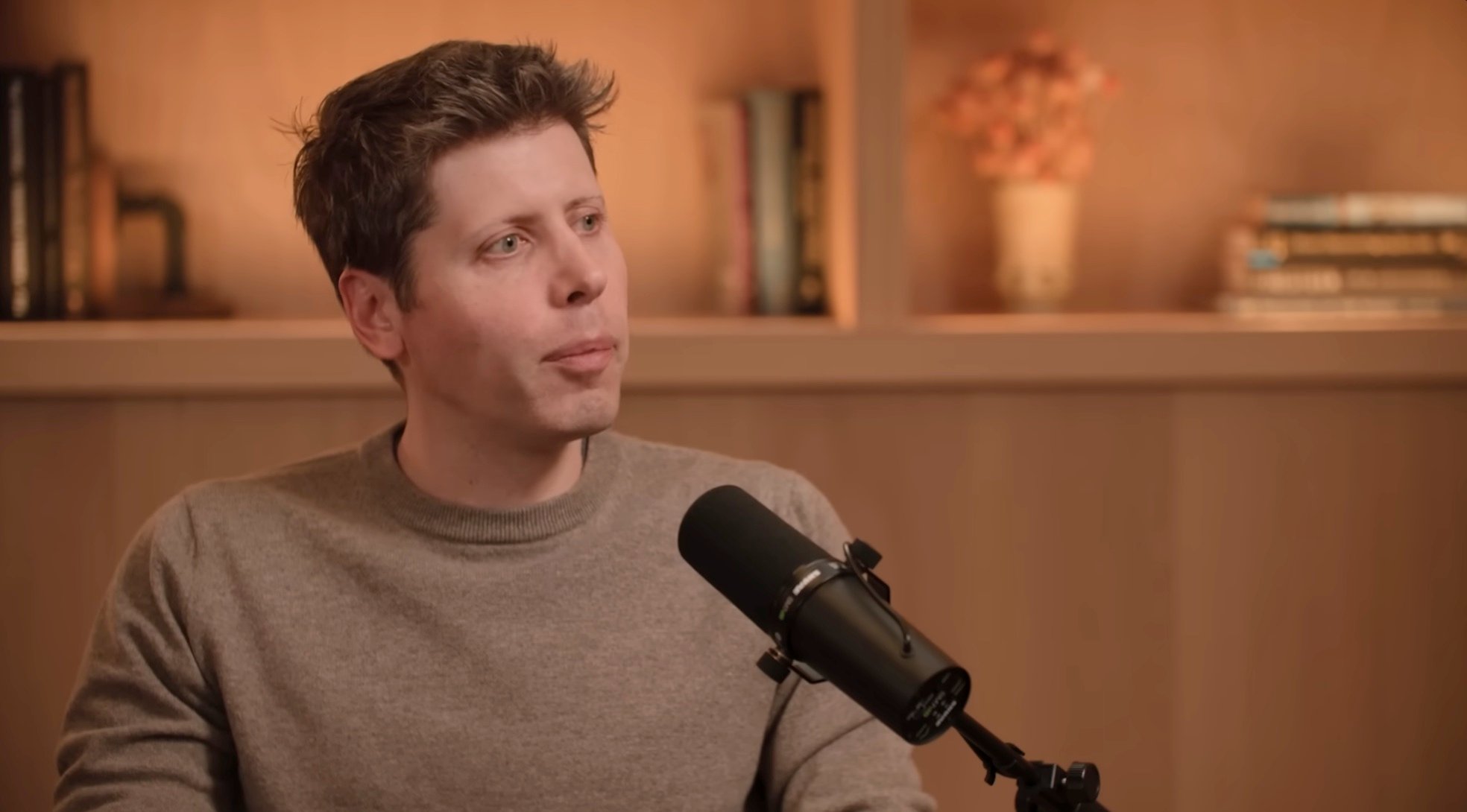 GPT-5 今夏登场！Sam Altman 亲揭 OpenAI 下一代模型蓝图、Stargate 星际之门野心、会有广告吗？