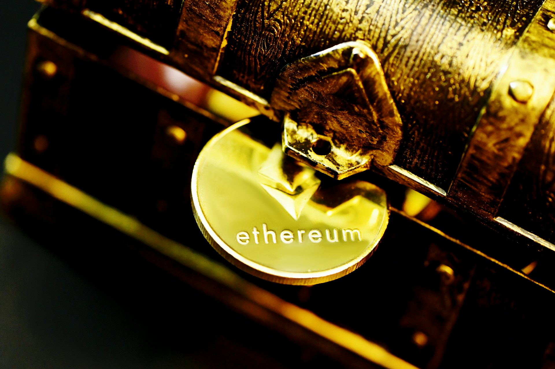 以太坊采用率上升：GameSquare作为国库策略的一部分投资500万美元购入ETH