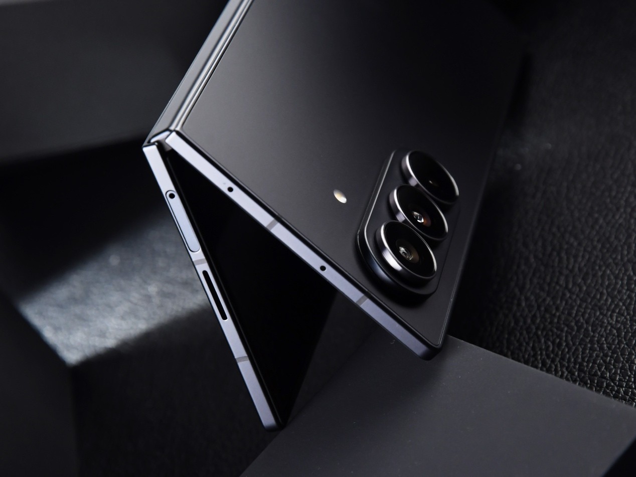七代升级，折叠大成？三星Galaxy Z Fold7全面评测