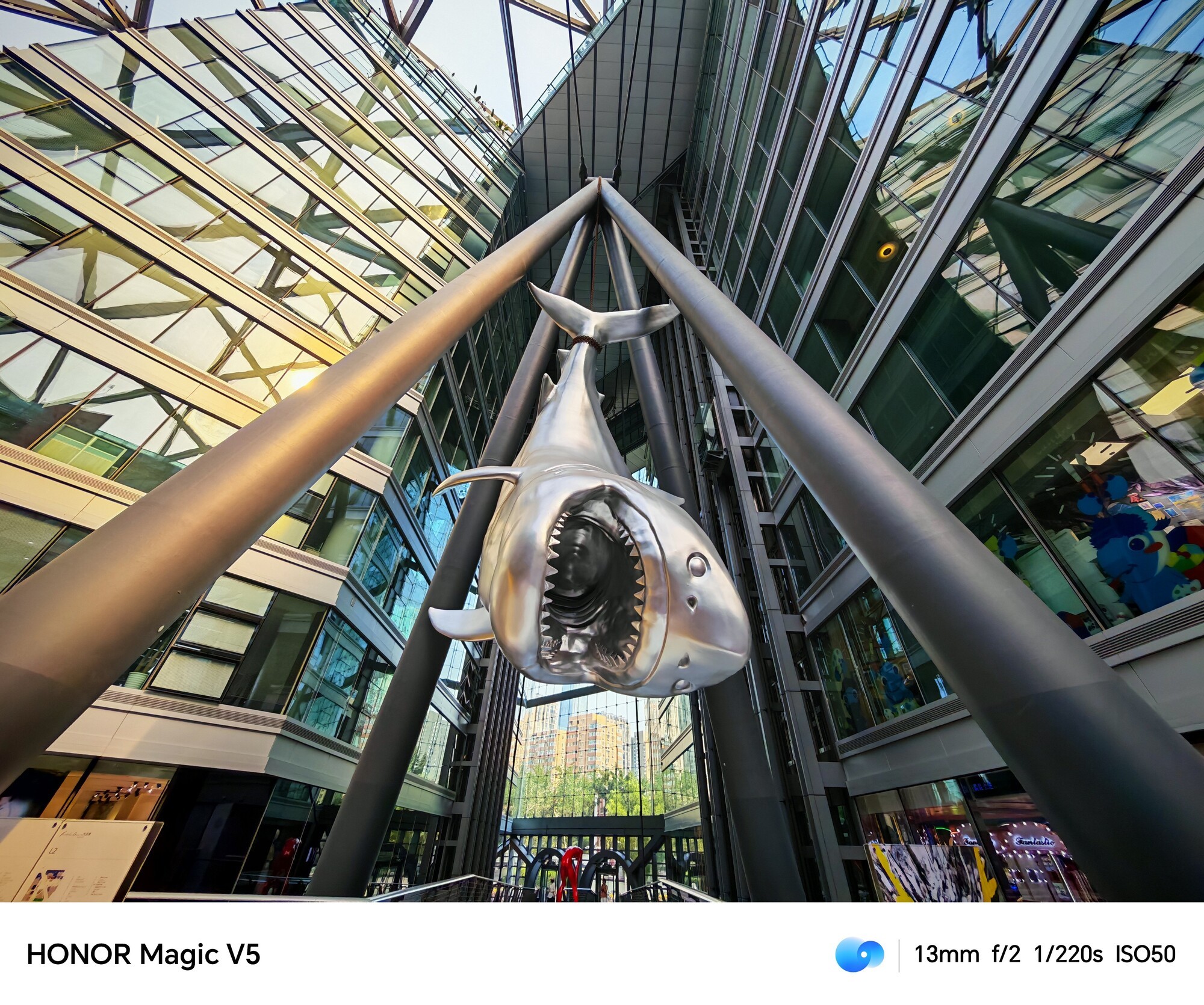 荣耀Magic V5上手评测：满血骁龙8 Elite 轻薄体验再升级