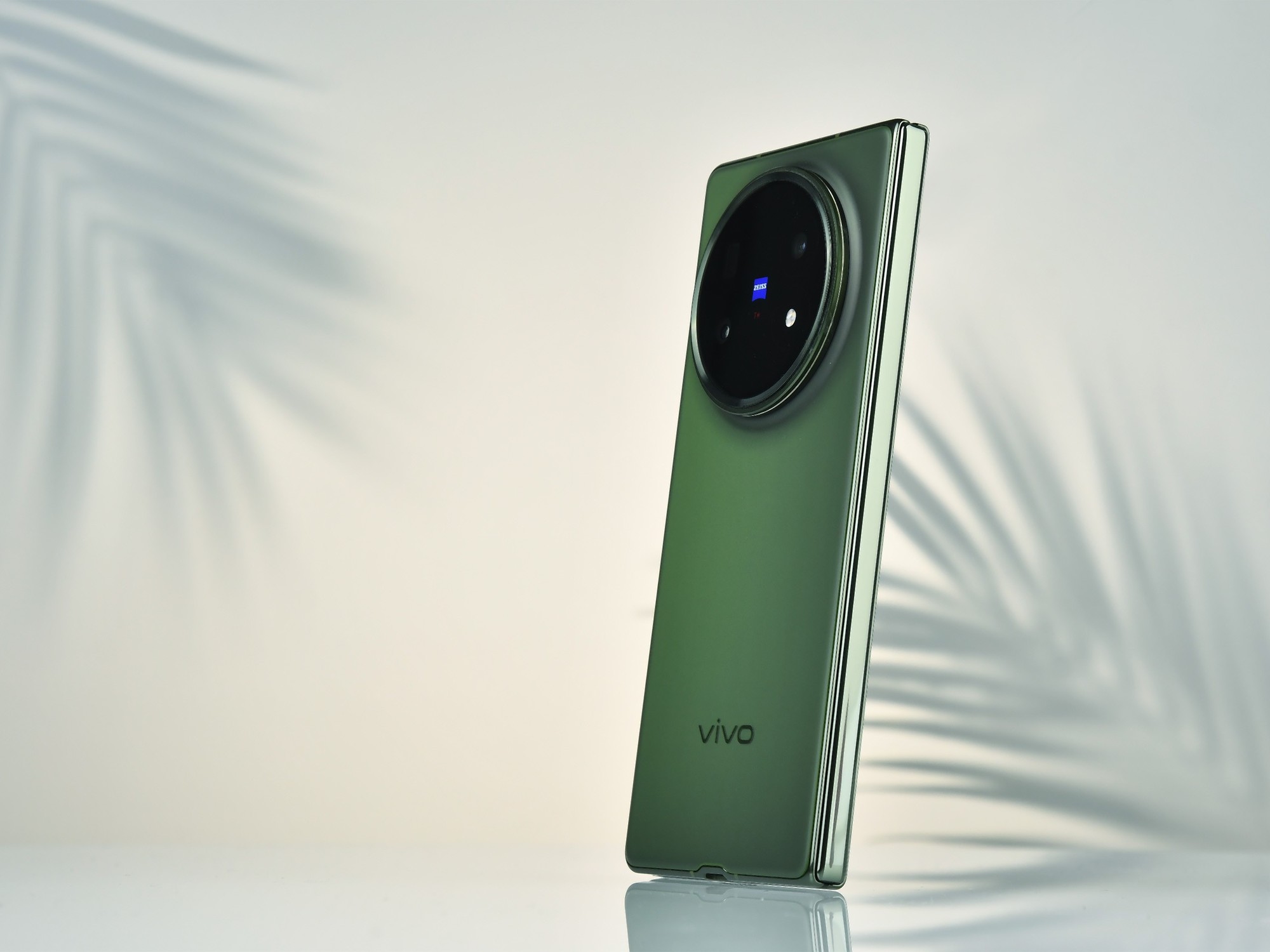 vivo X Fold5设计解读：轻薄极简，果味十足