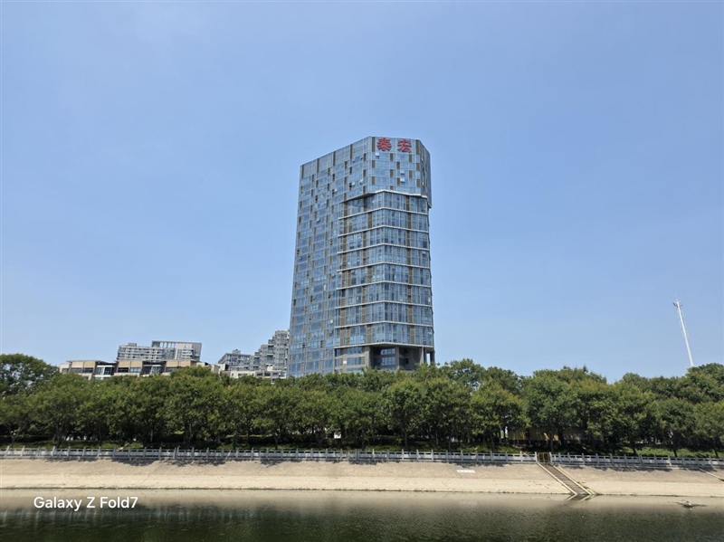 215克全球最轻！三星Galaxy Z Fold7全面评测：新一代折叠霸主诞生