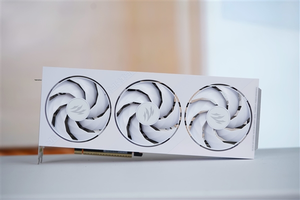 NV竟然开倒车！AMD RX 9070 XT新驱动对比测试：提升明显 已全面超越RTX 5070 Ti