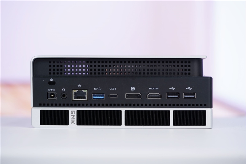 锐龙AI Max + 395集显远超RTX 4060 Laptop！极摩客 EVO-X2迷你主机评测：235B大模型轻松拿捏