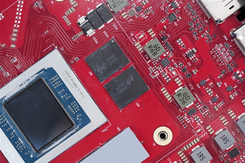 锐龙AI Max + 395集显远超RTX 4060 Laptop！极摩客 EVO-X2迷你主机评测：235B大模型轻松拿捏