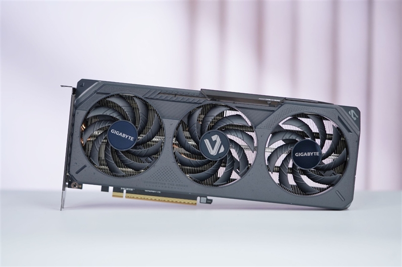 技嘉RTX 5050 GAMING OC显卡评测：升级DLSS 4技术的新版“RTX 4060” 老显卡升级多一个选择