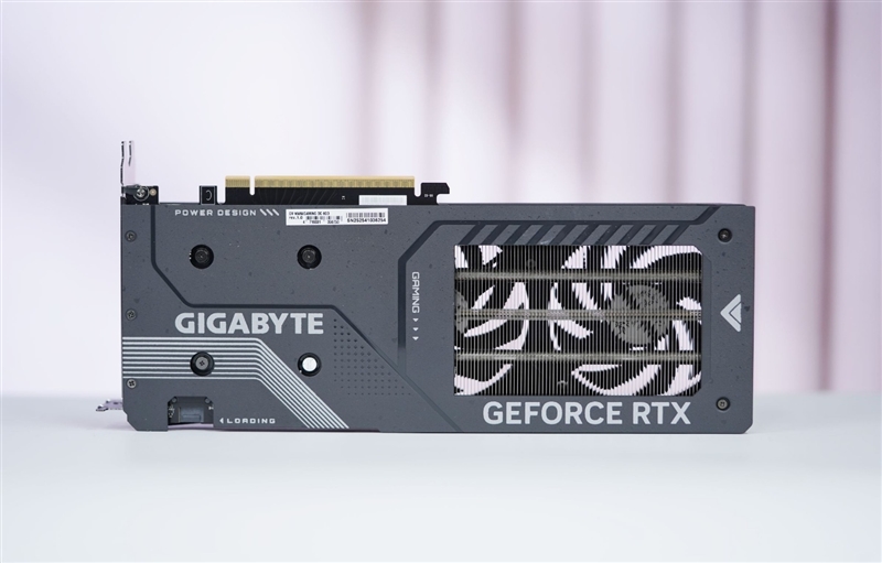 技嘉RTX 5050 GAMING OC显卡评测：升级DLSS 4技术的新版“RTX 4060” 老显卡升级多一个选择