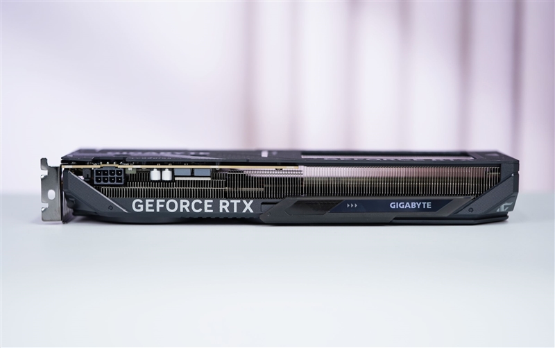 技嘉RTX 5050 GAMING OC显卡评测：升级DLSS 4技术的新版“RTX 4060” 老显卡升级多一个选择
