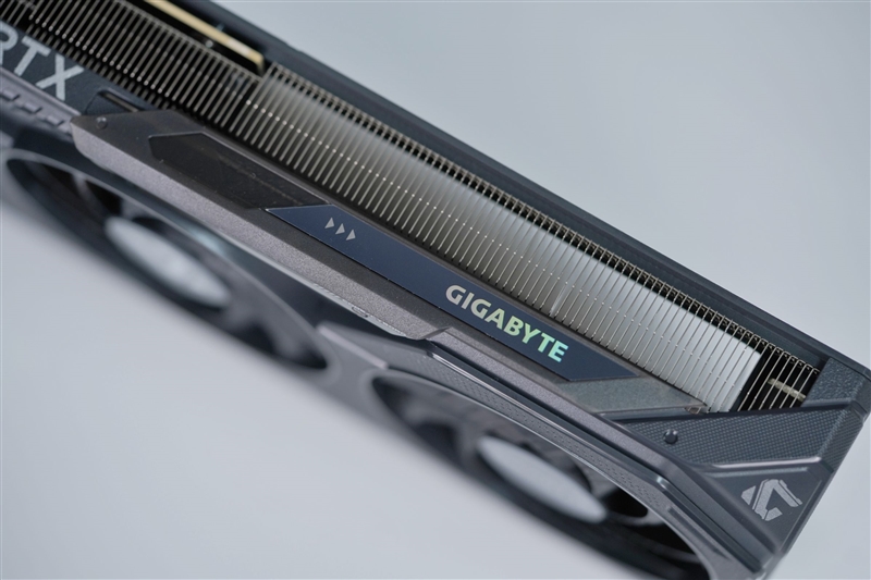 技嘉RTX 5050 GAMING OC显卡评测：升级DLSS 4技术的新版“RTX 4060” 老显卡升级多一个选择