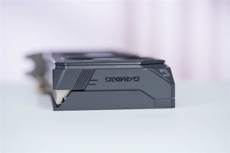 技嘉RTX 5050 GAMING OC显卡评测：升级DLSS 4技术的新版“RTX 4060” 老显卡升级多一个选择