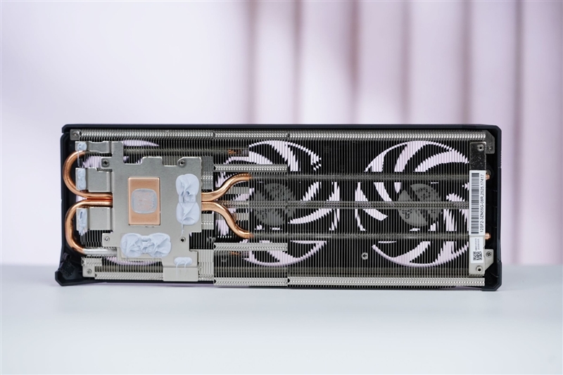 技嘉RTX 5050 GAMING OC显卡评测：升级DLSS 4技术的新版“RTX 4060” 老显卡升级多一个选择