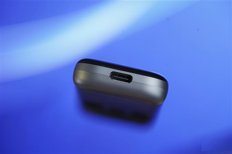 领先同行一个时代！海信RGB-Mini LED电视UX评测：光色同控引发画质革命