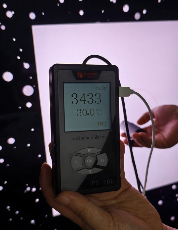 领先同行一个时代！海信RGB-Mini LED电视UX评测：光色同控引发画质革命