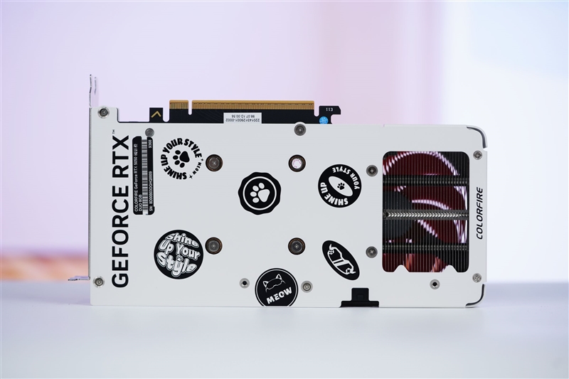 NVIDIA RTX 5050首发评测：DLSS4/AI/生产力全方面飞跃 完美替代RTX 3050