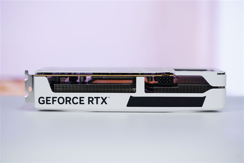 NVIDIA RTX 5050首发评测：DLSS4/AI/生产力全方面飞跃 完美替代RTX 3050