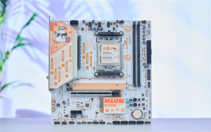 NVIDIA RTX 5050首发评测：DLSS4/AI/生产力全方面飞跃 完美替代RTX 3050