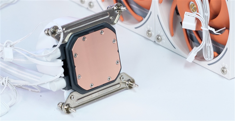 NVIDIA RTX 5050首发评测：DLSS4/AI/生产力全方面飞跃 完美替代RTX 3050