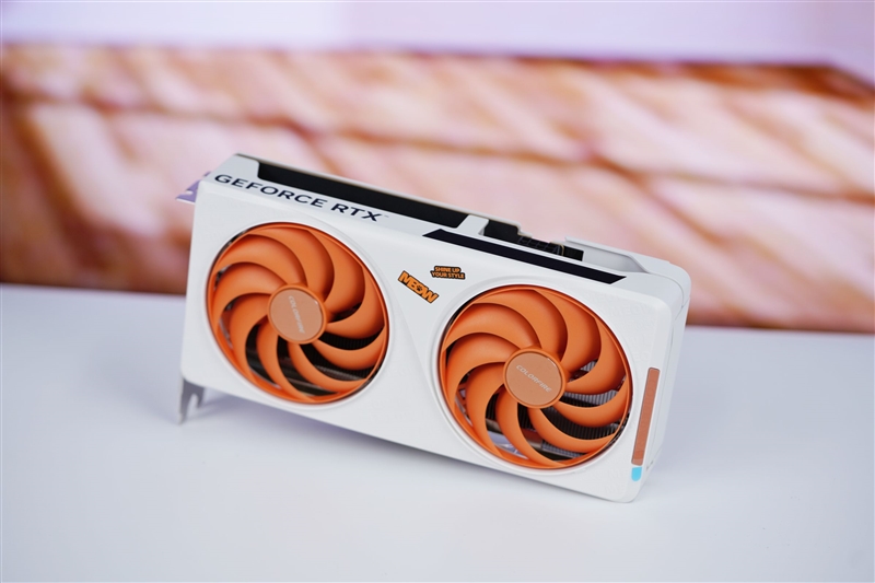 NVIDIA RTX 5050首发评测：DLSS4/AI/生产力全方面飞跃 完美替代RTX 3050