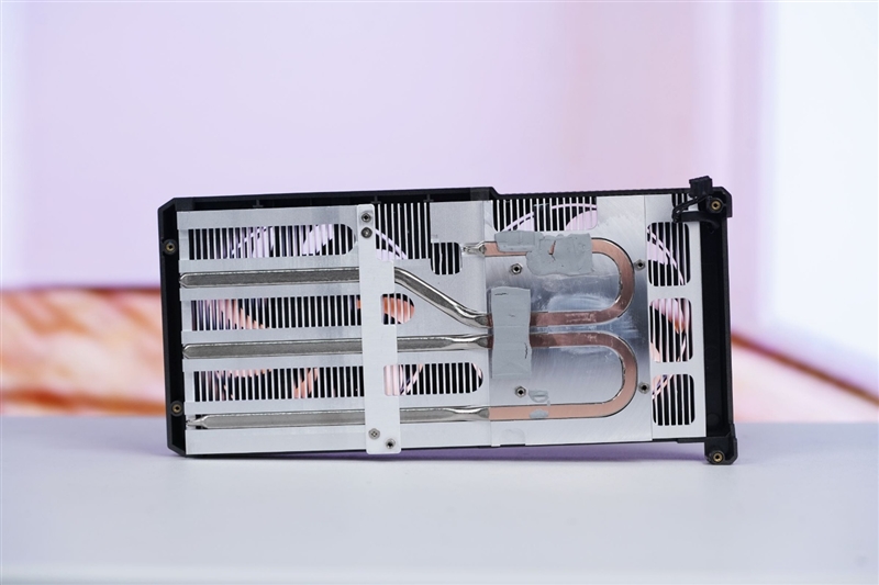 映众RTX 5050曜夜显卡评测：DLSS 4普及 RTX 4060可以退休了