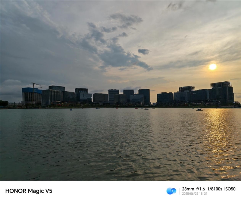 轻薄、性能、续航全稳了！荣耀Magic V5评测：新一代折叠机皇再度降临