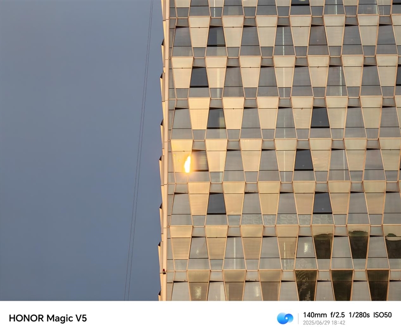 轻薄、性能、续航全稳了！荣耀Magic V5评测：新一代折叠机皇再度降临
