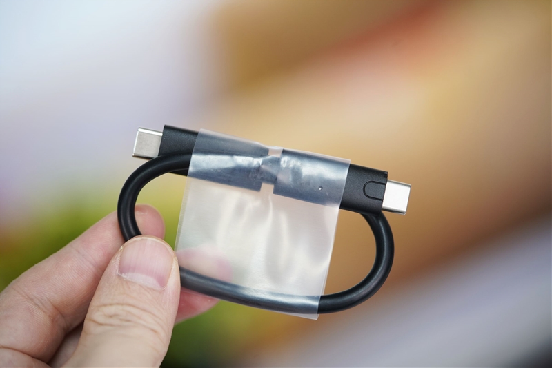 英睿达X10 移动SSD评测：2000MB/s读写！轻薄小巧最大可选8TB容量
