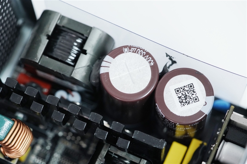 鑫谷数智金牌DM-850G电源评测：双MCU芯片加量不加价！12V输出平稳极限负载超1000W