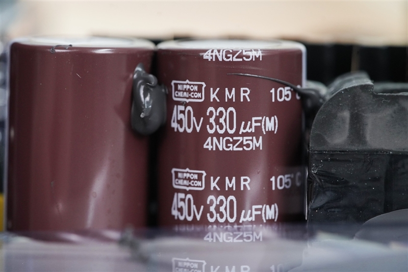 鑫谷数智金牌DM-850G电源评测：双MCU芯片加量不加价！12V输出平稳极限负载超1000W