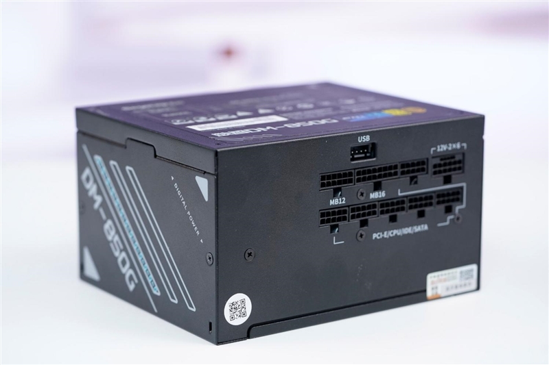 鑫谷数智金牌DM-850G电源评测：双MCU芯片加量不加价！12V输出平稳极限负载超1000W