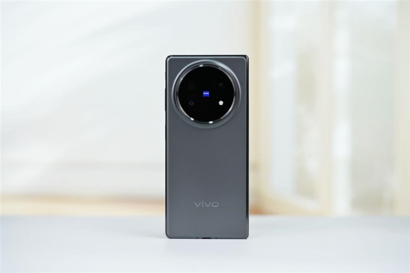 217克全球最轻折叠屏！vivo X Fold5全面评测：苹果双机党的全能搭子
