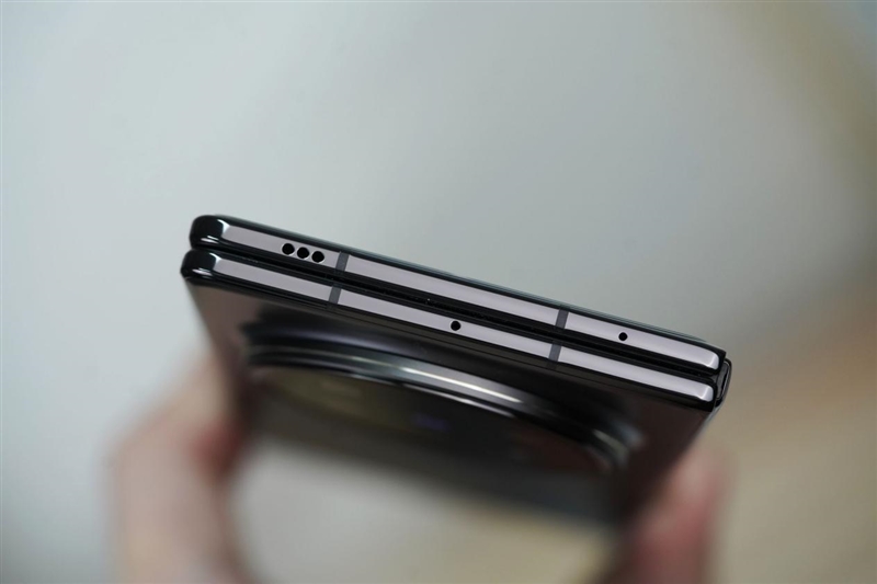 217克全球最轻折叠屏！vivo X Fold5全面评测：苹果双机党的全能搭子