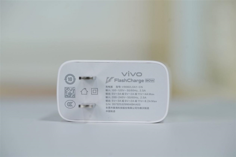 217克全球最轻折叠屏！vivo X Fold5全面评测：苹果双机党的全能搭子