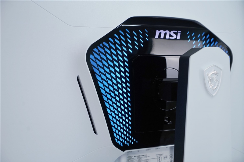 微星MPG 274URDFW E16M显示器评测：Mini-LED面板性能优秀价格亲民 更适合主流玩家的电竞显示器