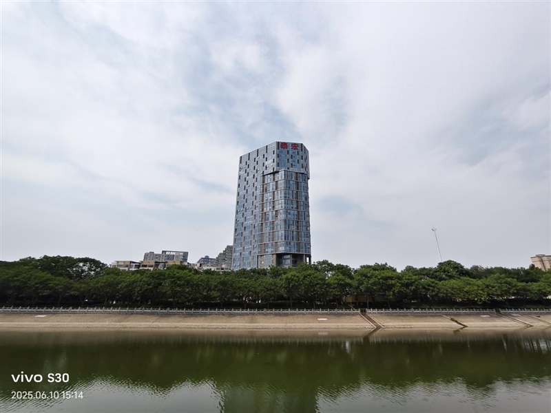中端机影像黑马！vivo S30全面评测：2500元档位最佳苹替手机