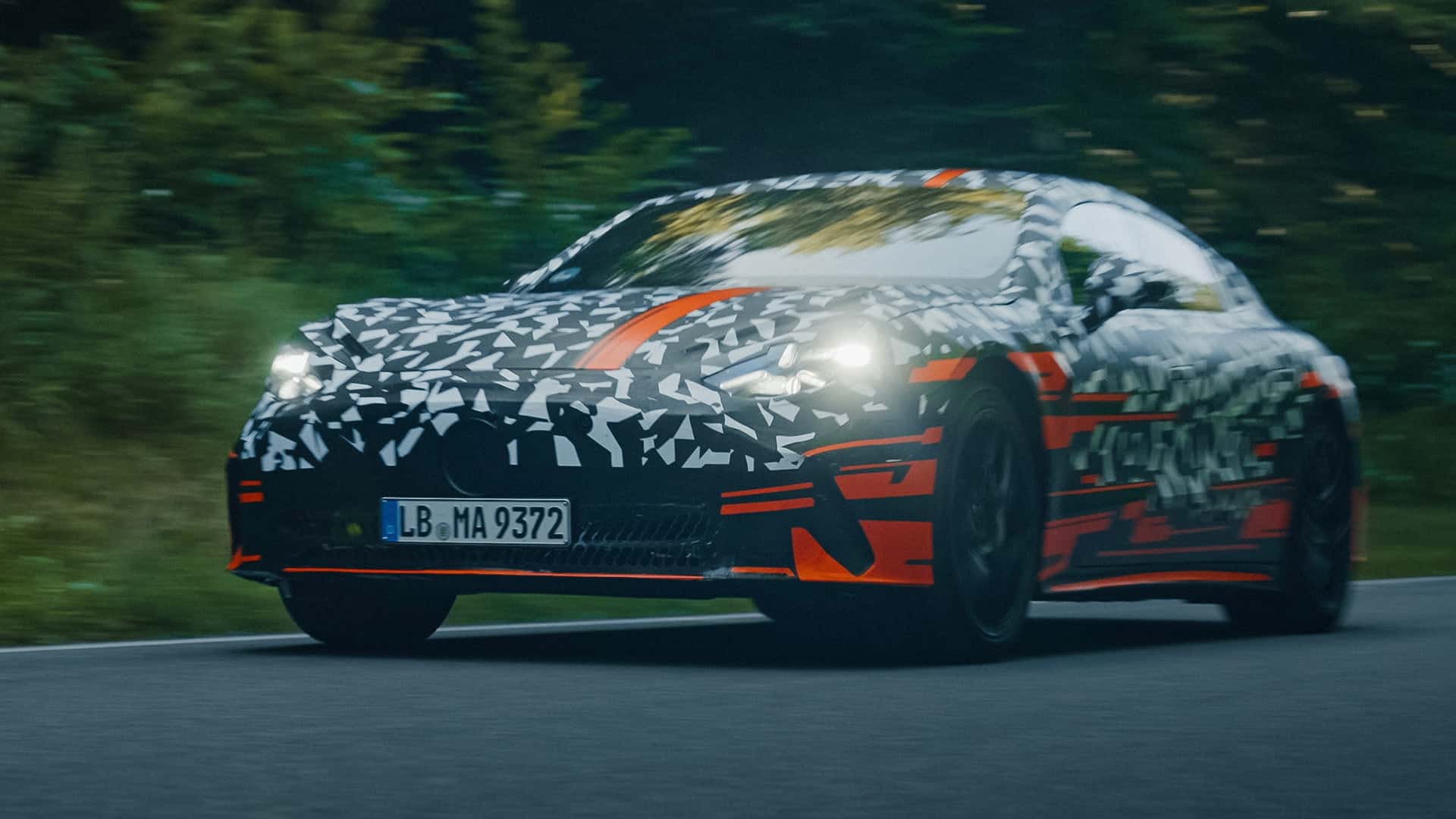 梅赛德斯-AMG 首款纯电四门高性能车型首秀：1340 马力、首搭 AMG-EA 架构，V8 声浪