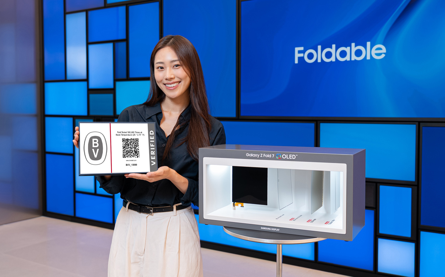 最耐用折叠屏：三星 Galaxy Z Fold7 手机完成 50 万次折叠认证，常规使用 10 年不坏