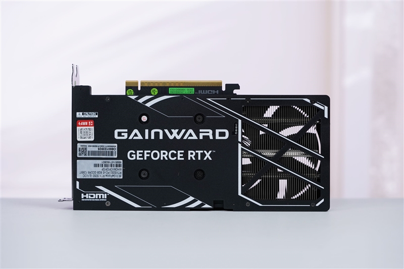 运行频率超3GHz！耕升RTX 5050追风OC评测：流畅运行所有1080P游戏