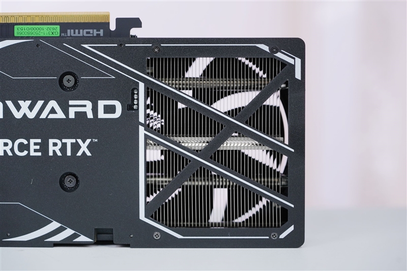 运行频率超3GHz！耕升RTX 5050追风OC评测：流畅运行所有1080P游戏