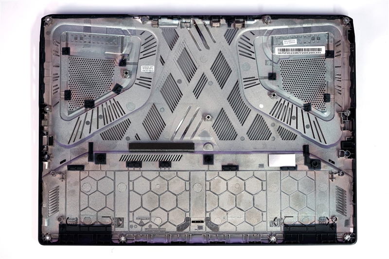 微星神影16锐龙版评测：锐龙7945 HX配合RTX 5070游戏生产力兼顾 体验同价无敌
