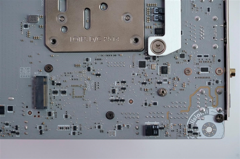 微星MPG B850I EDGE TI WIFI刀锋 钛主板评测：小巧强悍 200W功率释放还有满血Wi-Fi 7和5G有线网