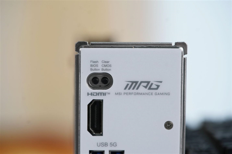 微星MPG B850I EDGE TI WIFI刀锋 钛主板评测：小巧强悍 200W功率释放还有满血Wi-Fi 7和5G有线网